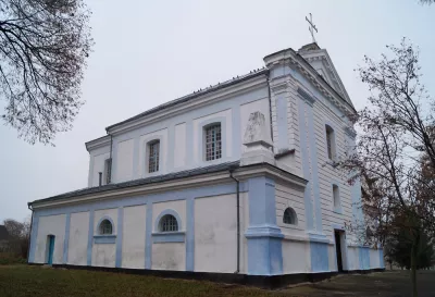 Історичні пам'ятки села Ліщин на Житомирщині: костел і палац