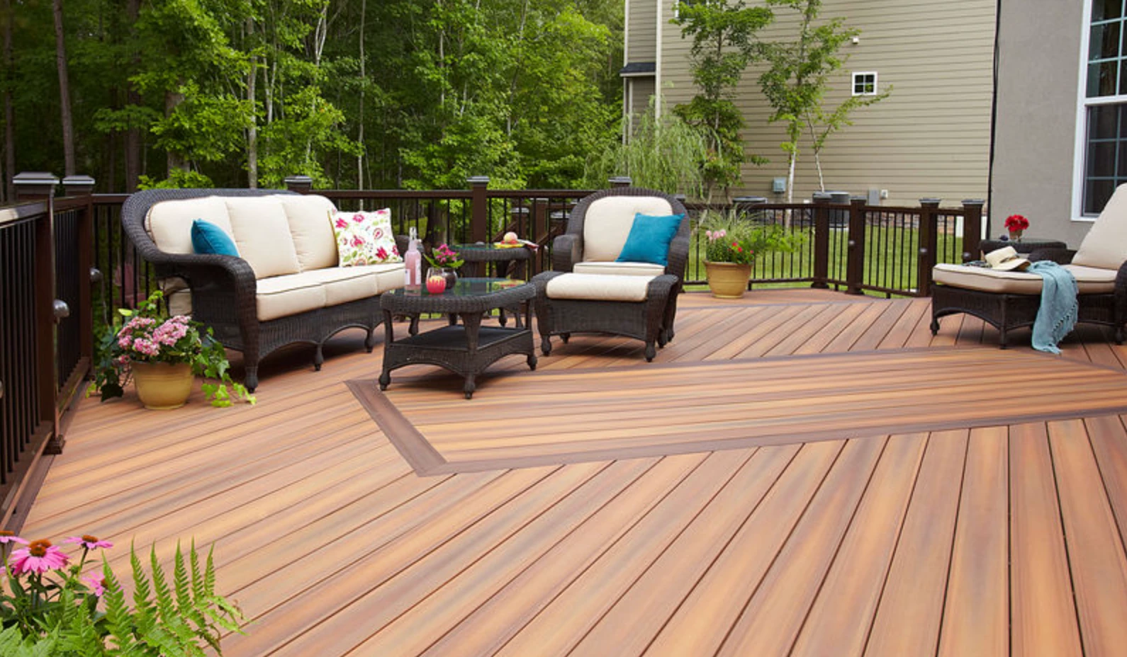 Як правильно обрати покриття для прибудинкової території?