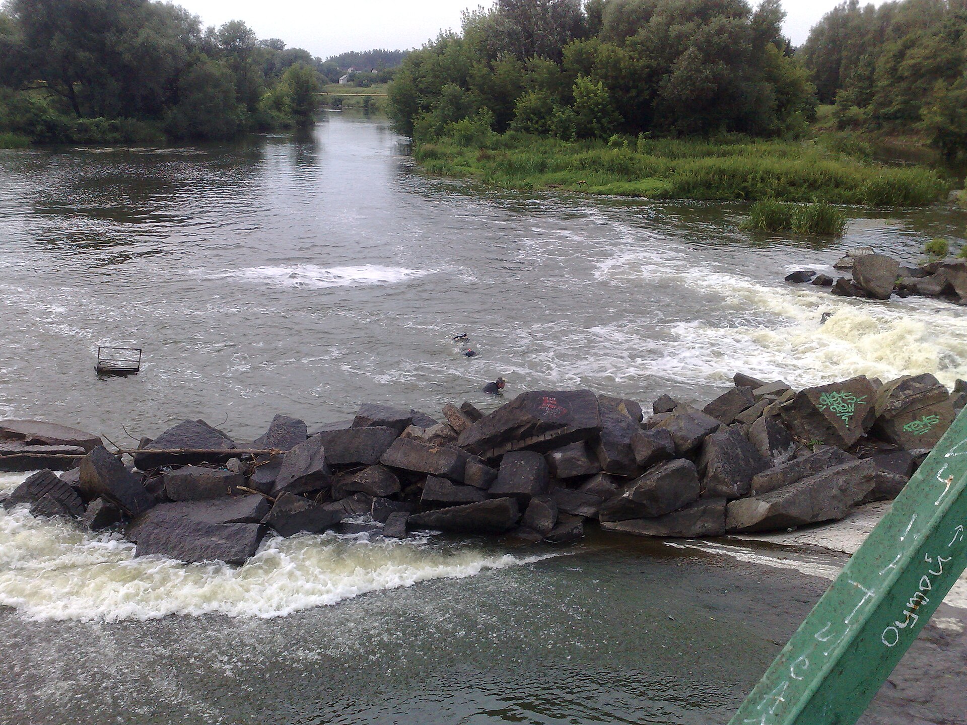 Водоспад у Коростишівському парку: «шум» і кам’яний поріг на Тетереві