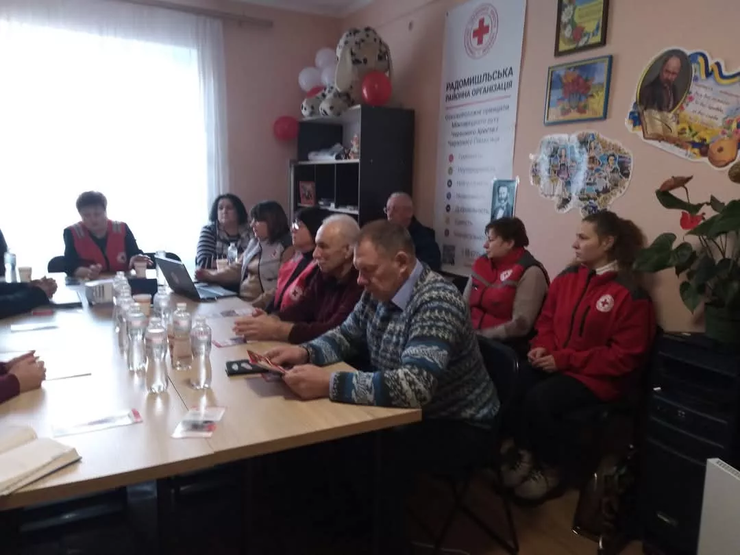 Партнерство заради добра: Круглий стіл Радомишльської районної організації Товариства Червоного Хреста