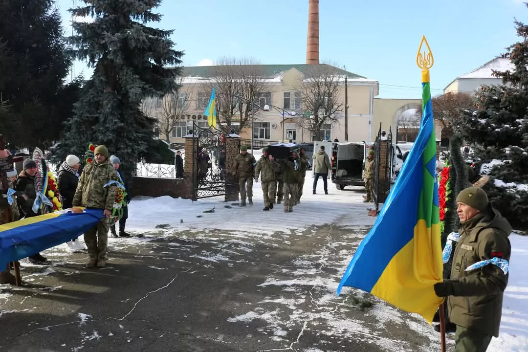 В Радомишлі прощалися з полеглим Героєм Юрієм Штирмером 