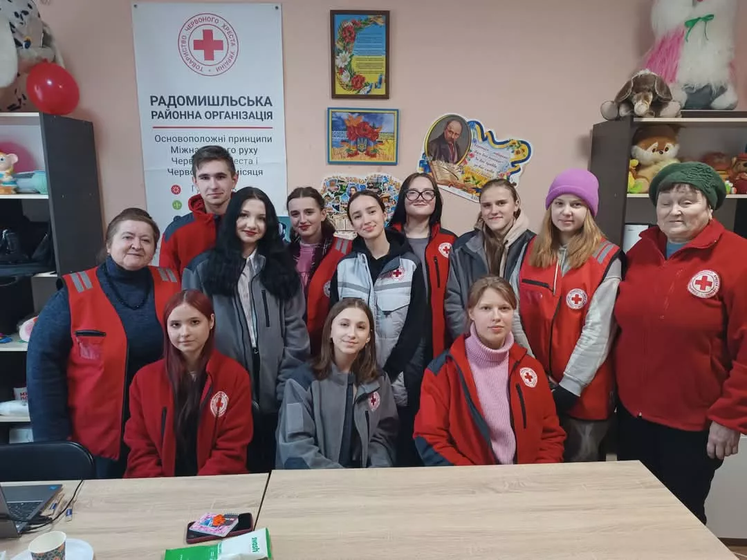 У Радомишльському Червоному Хресті відкрився молодіжно-волонтерський простір "Вітрила мрій"