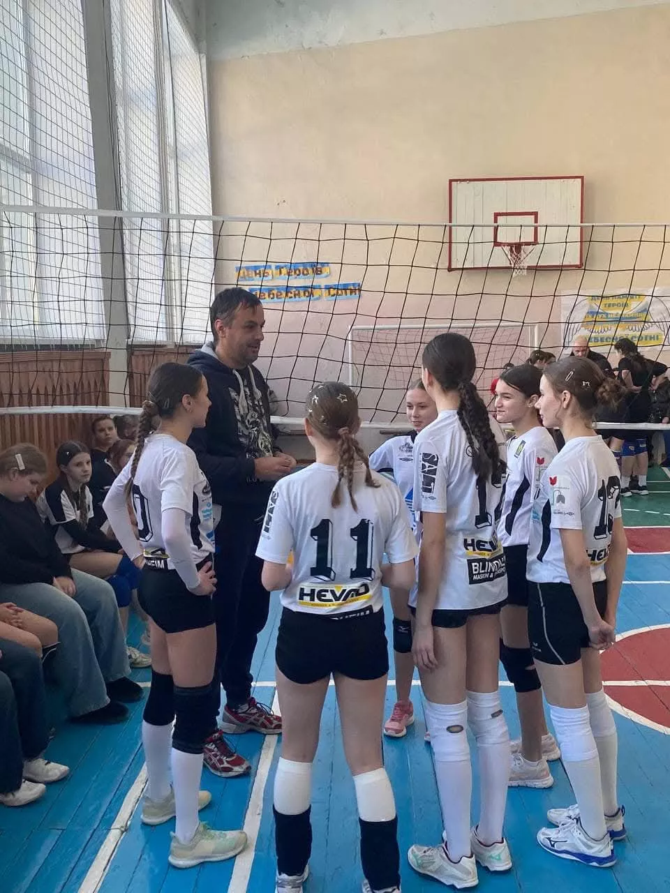 Радомишльські волейболістки перемогли на турнірі пам'яті Героїв Небесної Сотні