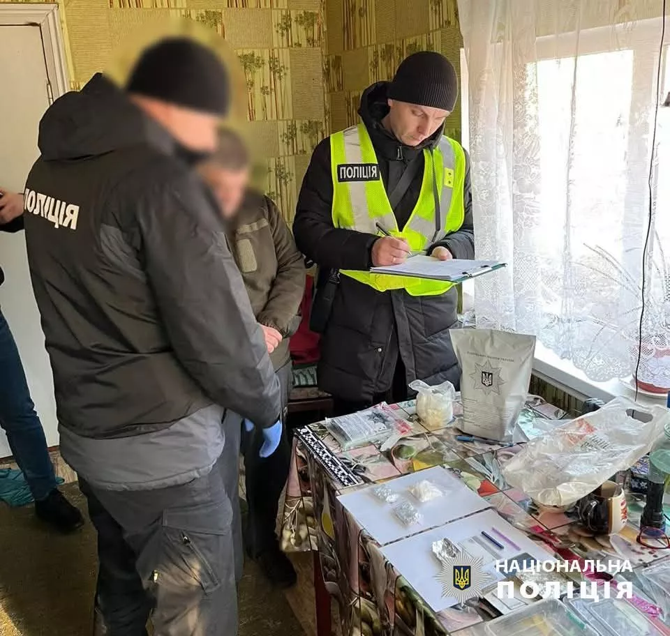 На Житомирщині поліцейські знешкодили діяльність нарколабораторії та затримали учасників злочинної групи