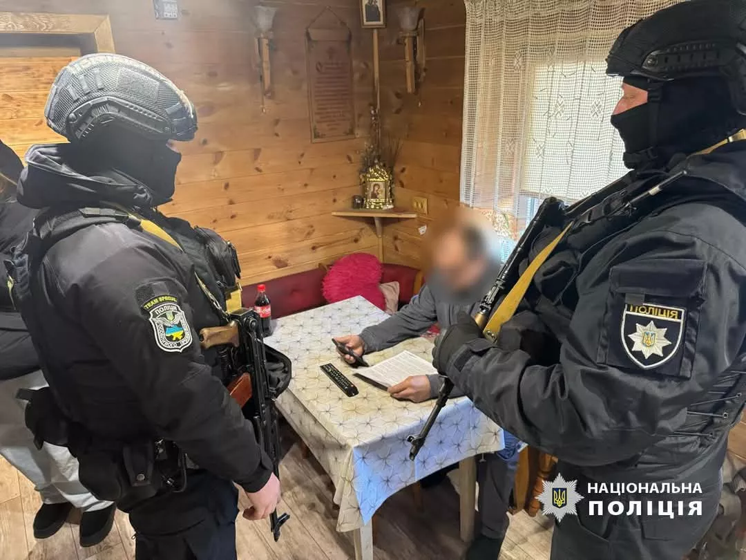 На Житомирщині поліцейські знешкодили діяльність нарколабораторії та затримали учасників злочинної групи