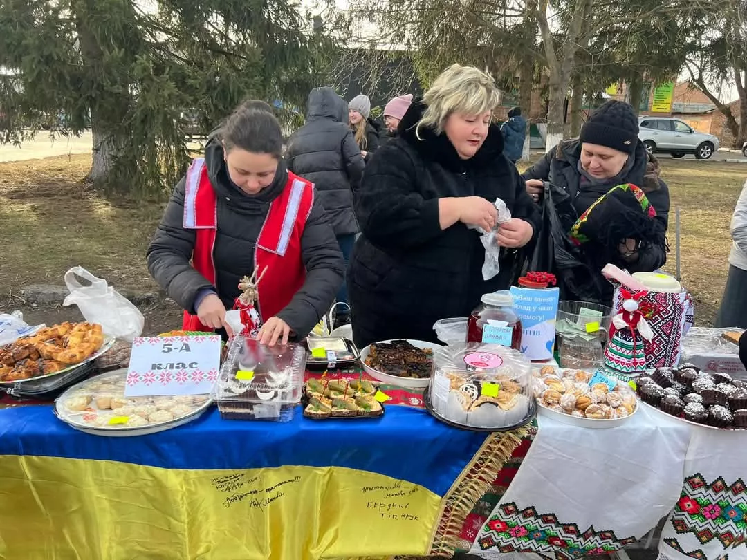 Благодійний ярмарок у Потіївці для підтримки ЗСУ