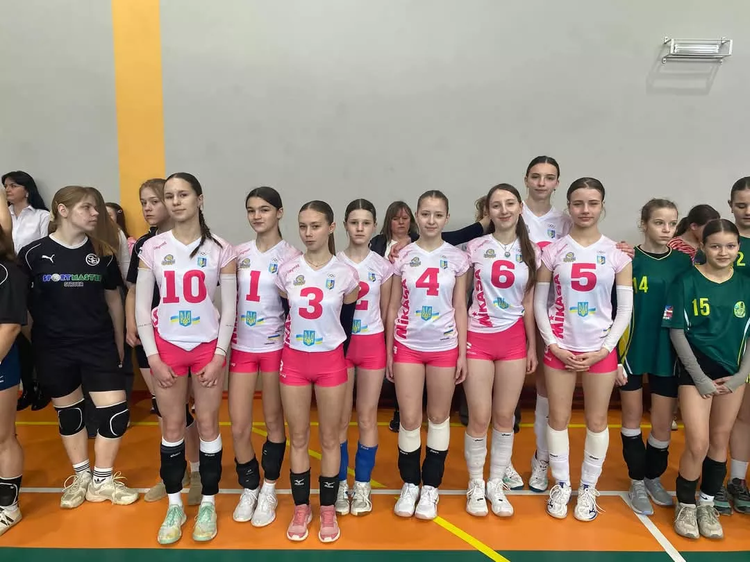 Волейболістки Радомишльського ліцею №2 вибороли 4 місце на районних змаганнях "Пліч-о-пліч"