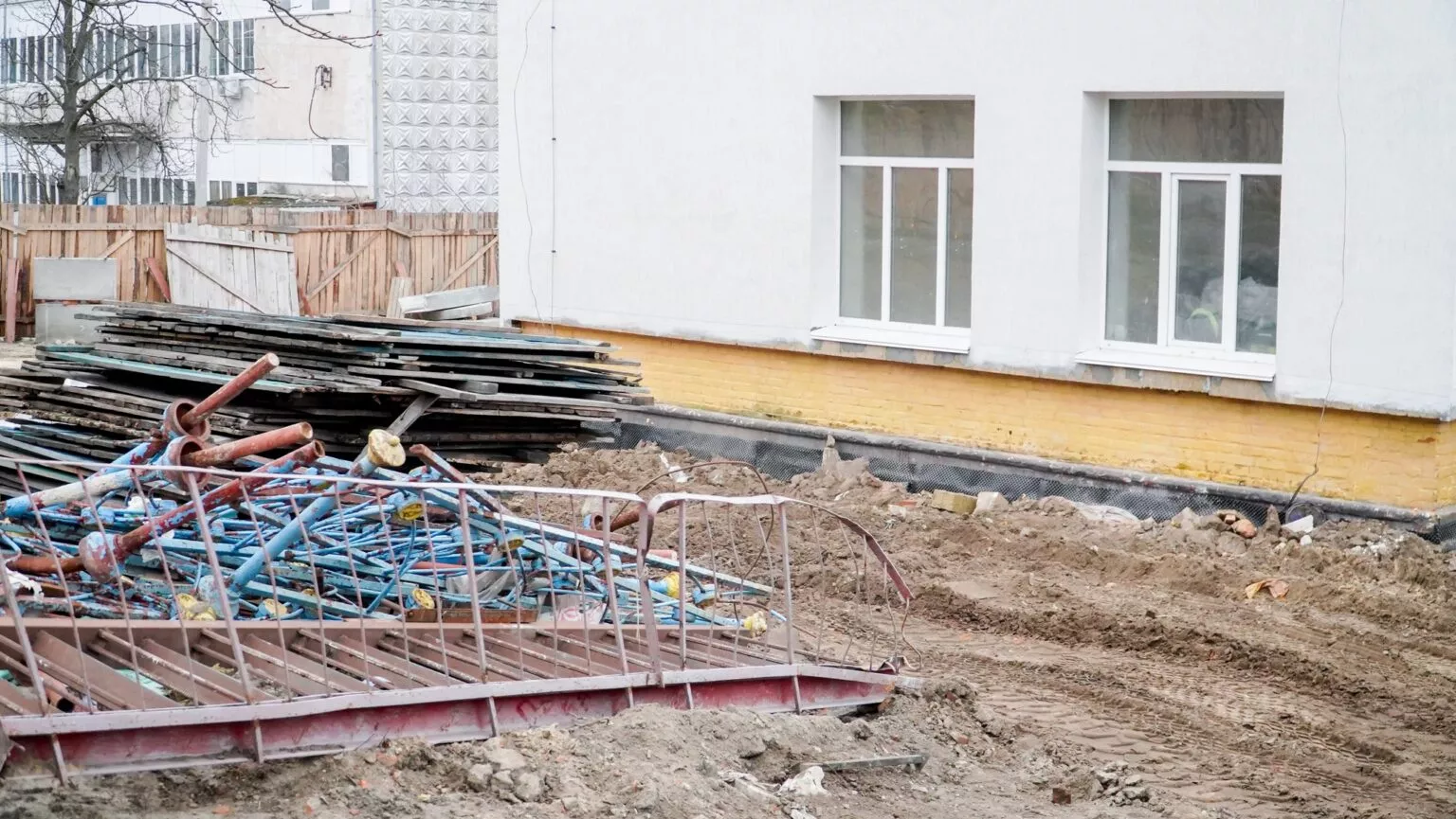 Віталій Бунечко проінспектував відновлення освітніх закладів у Малині