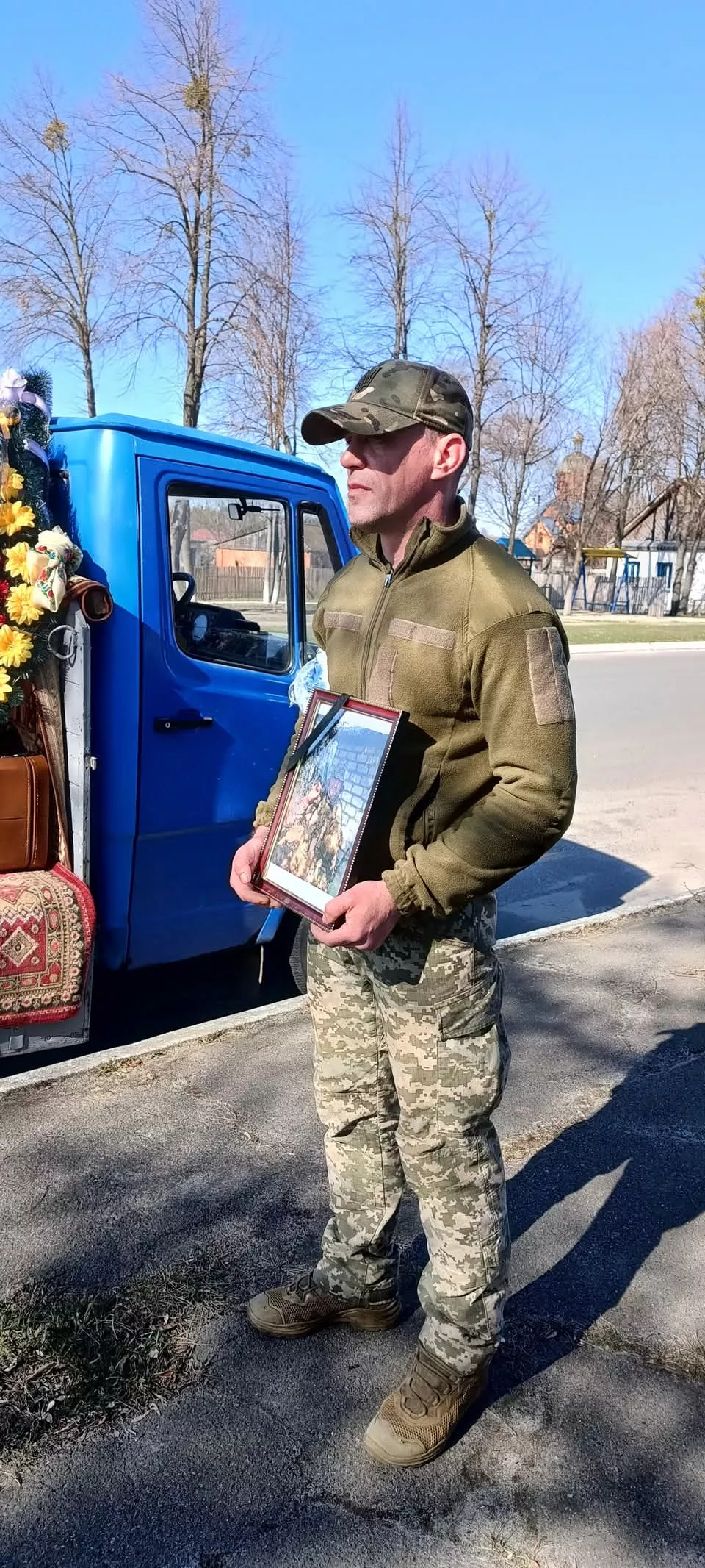 Вишевичі попрощалися з Героєм Володимиром Шаріковим