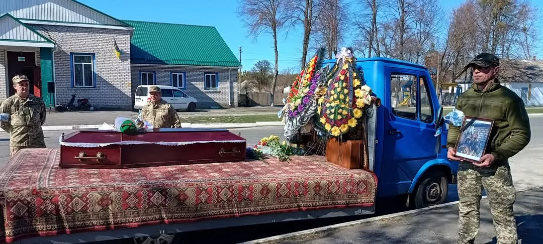 Вишевичі попрощалися з Героєм Володимиром Шаріковим