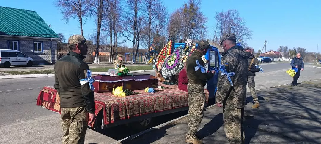 Вишевичі попрощалися з Героєм Володимиром Шаріковим