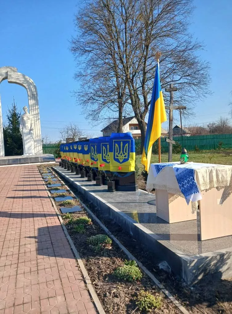 У Кочерові відкрили Алею Пам'яті загиблим захисникам України