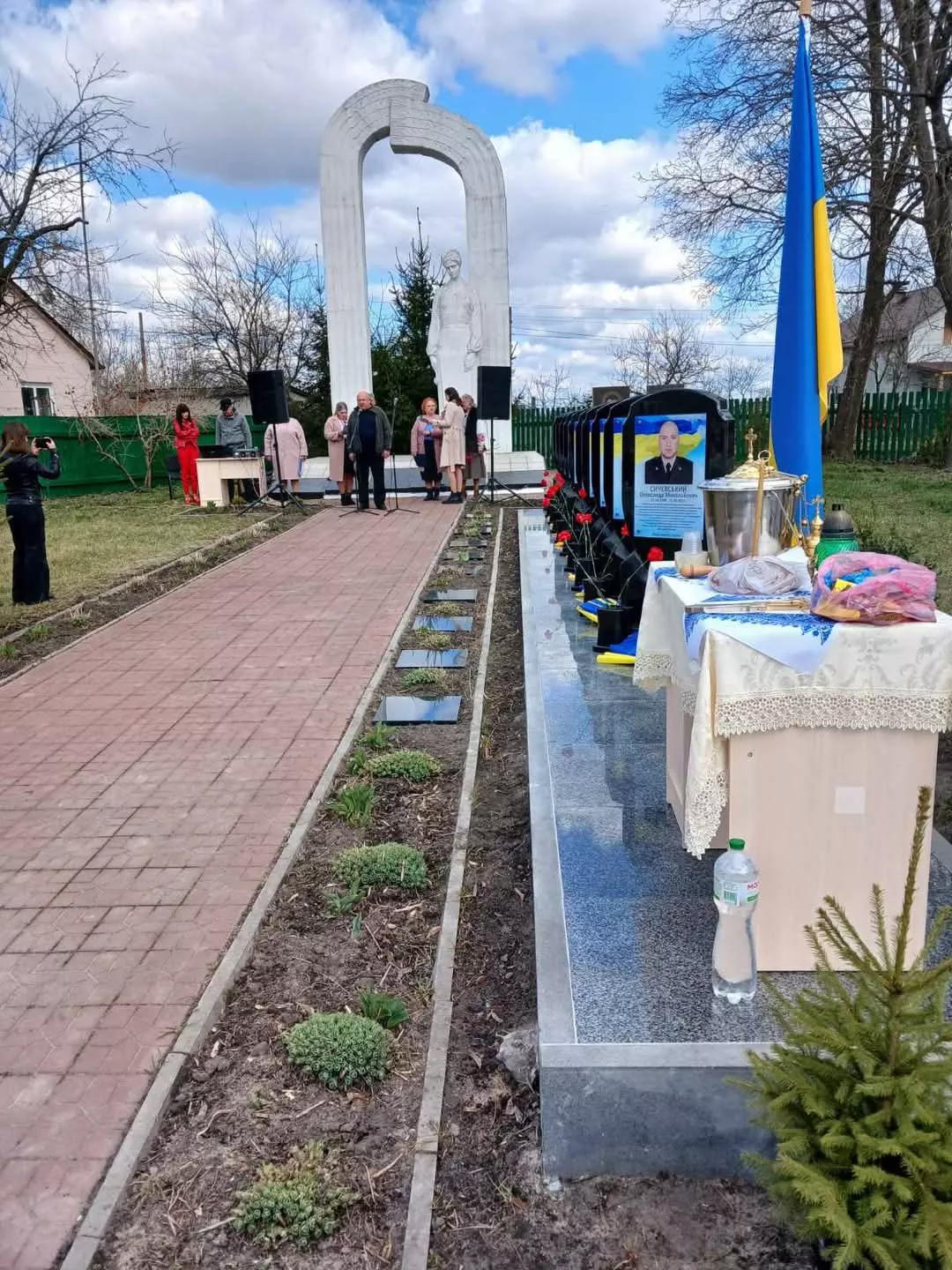 У Кочерові відкрили Алею Пам'яті загиблим захисникам України