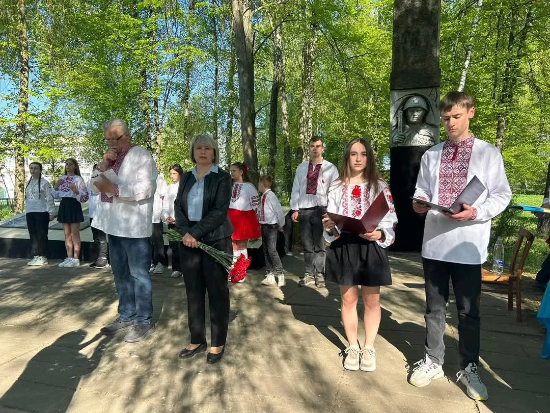 У селі Велика Рача відкрили Алею пам'яті та слави Героїв