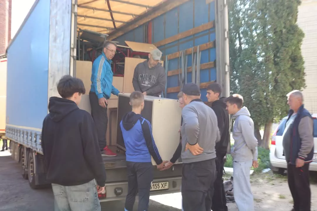 Міжнародна підтримка: освітні заклади Радомишльської громади отримали гуманітарну допомогу з Європи