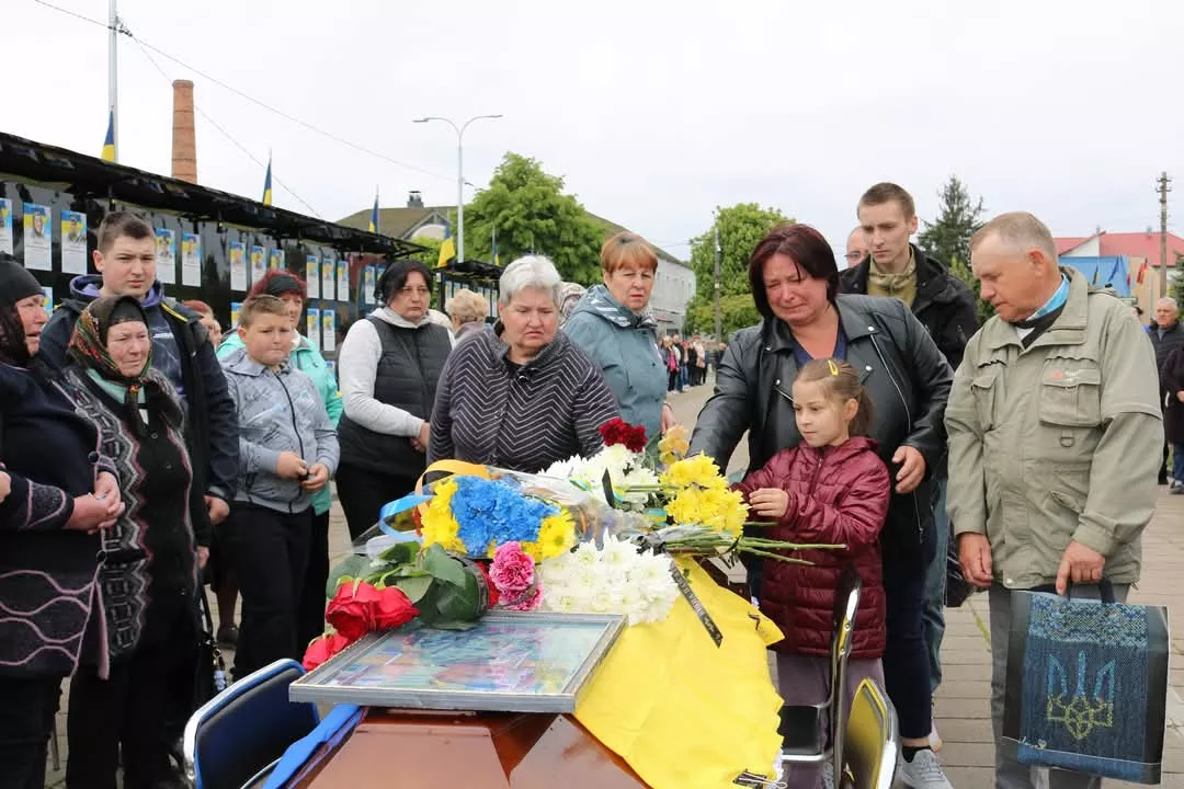 Радомишльщина попрощалася з Героєм Максимом Язиковим, який повернувся додому через півтора року після загибелі