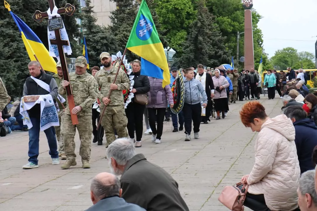 Радомишльщина попрощалася з Героєм Максимом Язиковим, який повернувся додому через півтора року після загибелі