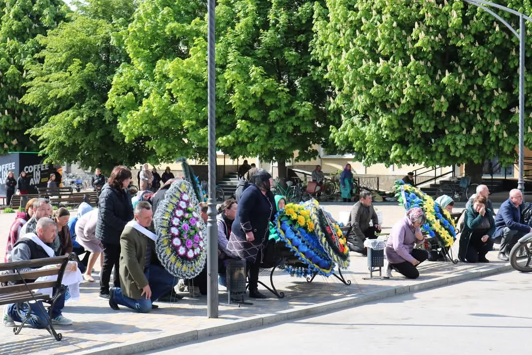 Радомишльщина попрощалася з Героєм Максимом Язиковим, який повернувся додому через півтора року після загибелі