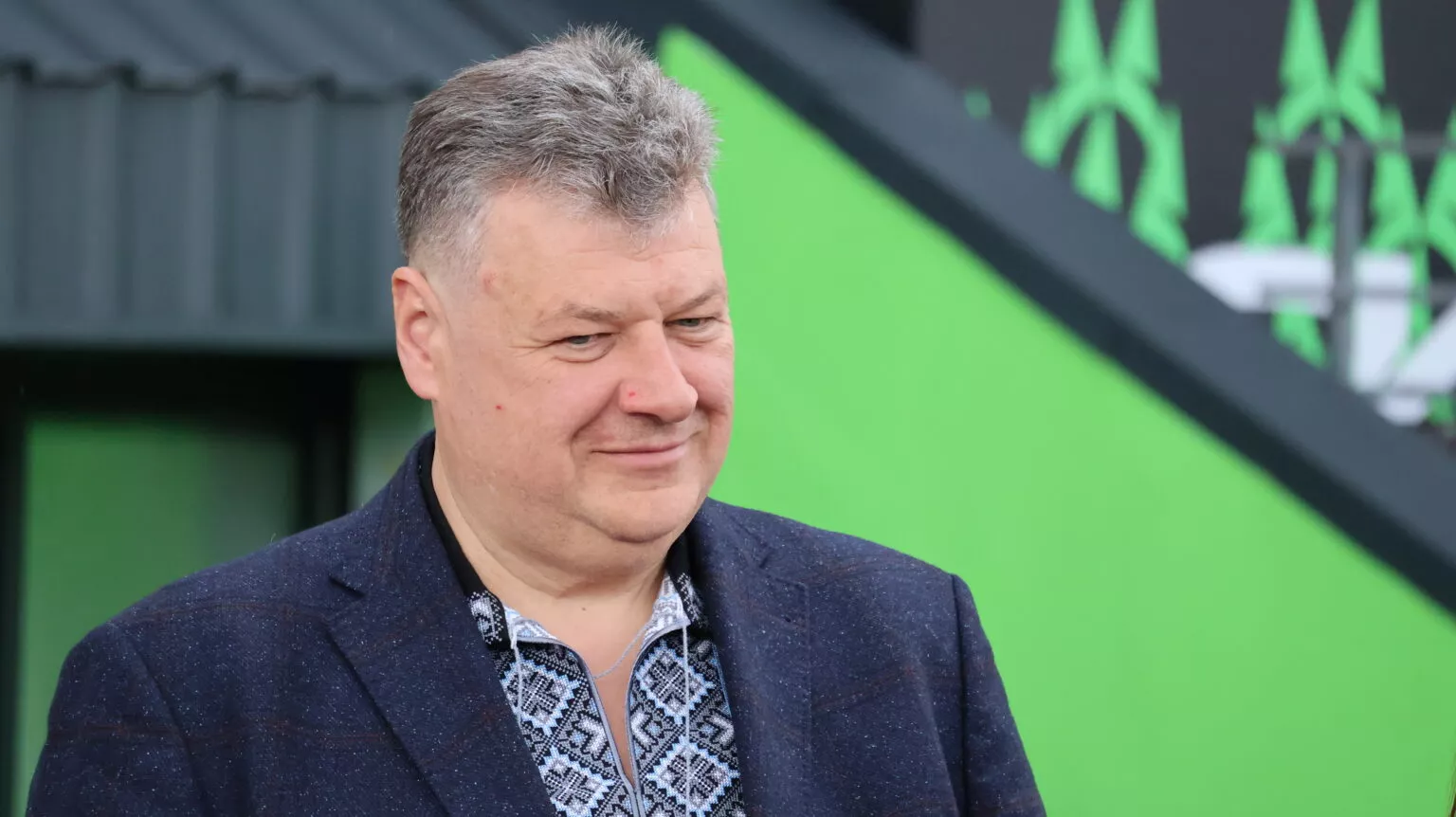 Віталій Бунечко та благодійники вручили автомобіль чемпіонці Ірині Бондар