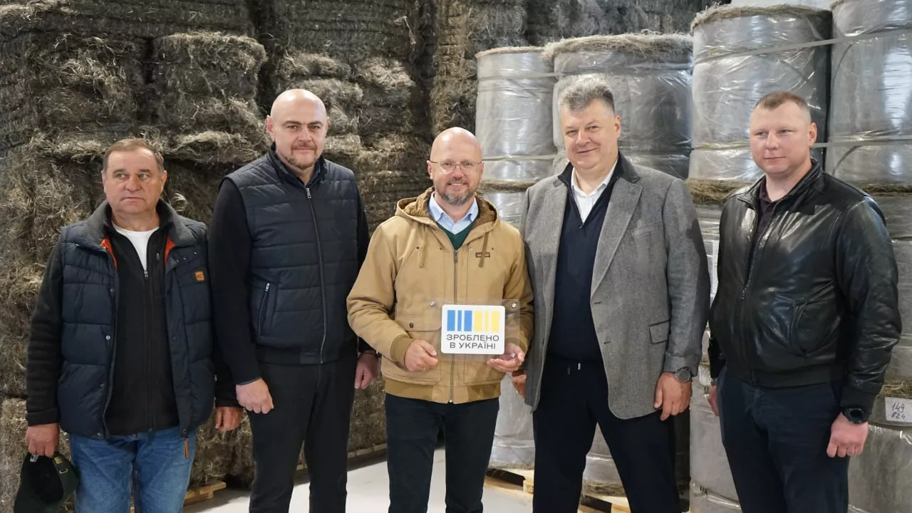 На Житомирщині відкрили першу лінію переробки промислових конопель