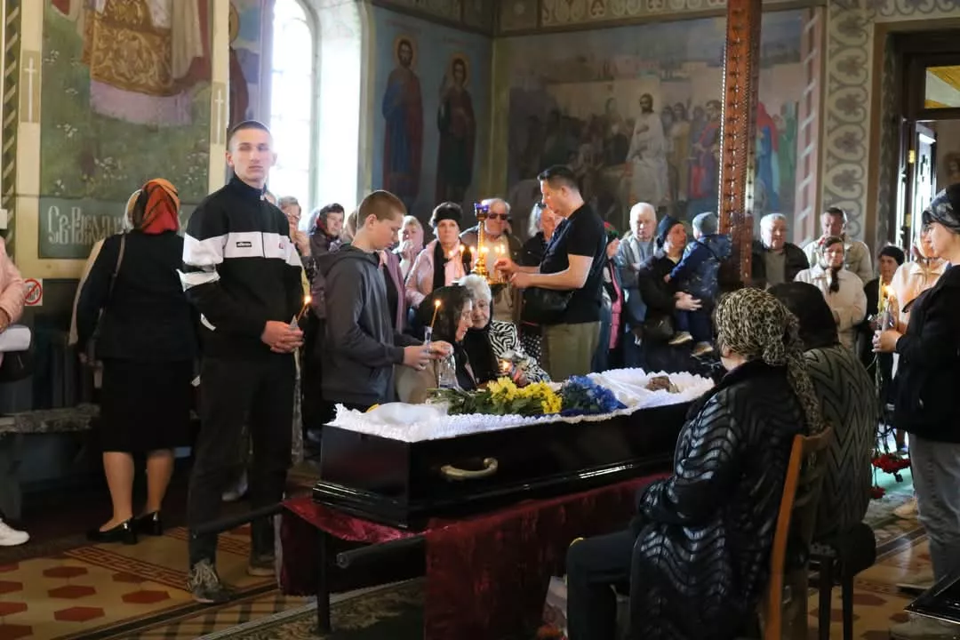 Радомишльська громада провела в останню путь свого захисника – Віталія Павленка