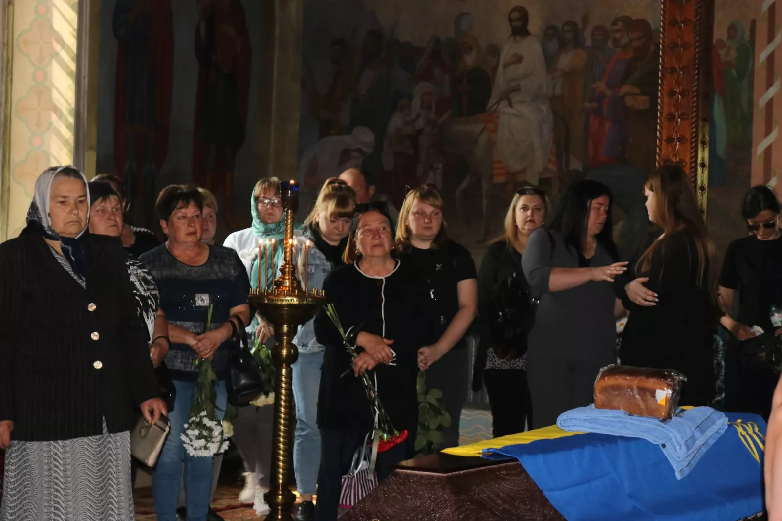 Радомишльська громада попрощалася з Героєм України Миколою Лівончиком