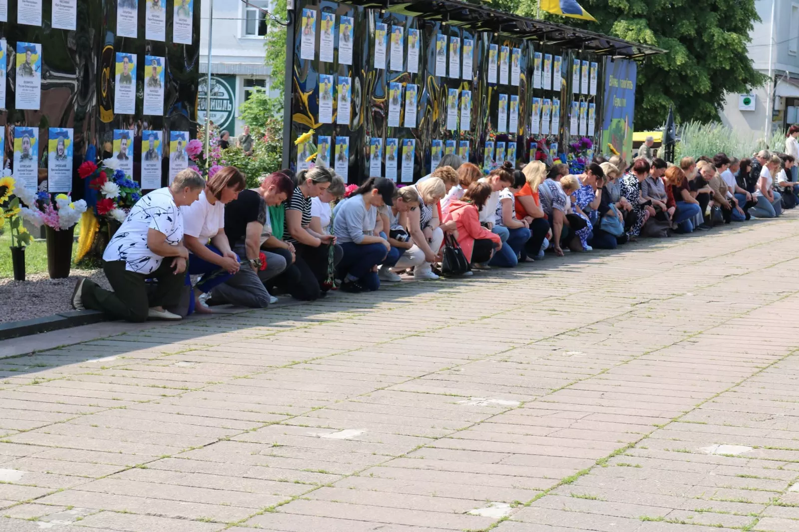 Радомишльська громада попрощалася з Героєм України Миколою Лівончиком