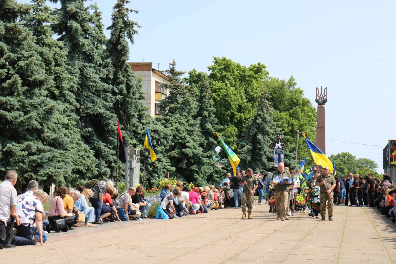 Радомишльська громада попрощалася з Героєм України Миколою Лівончиком