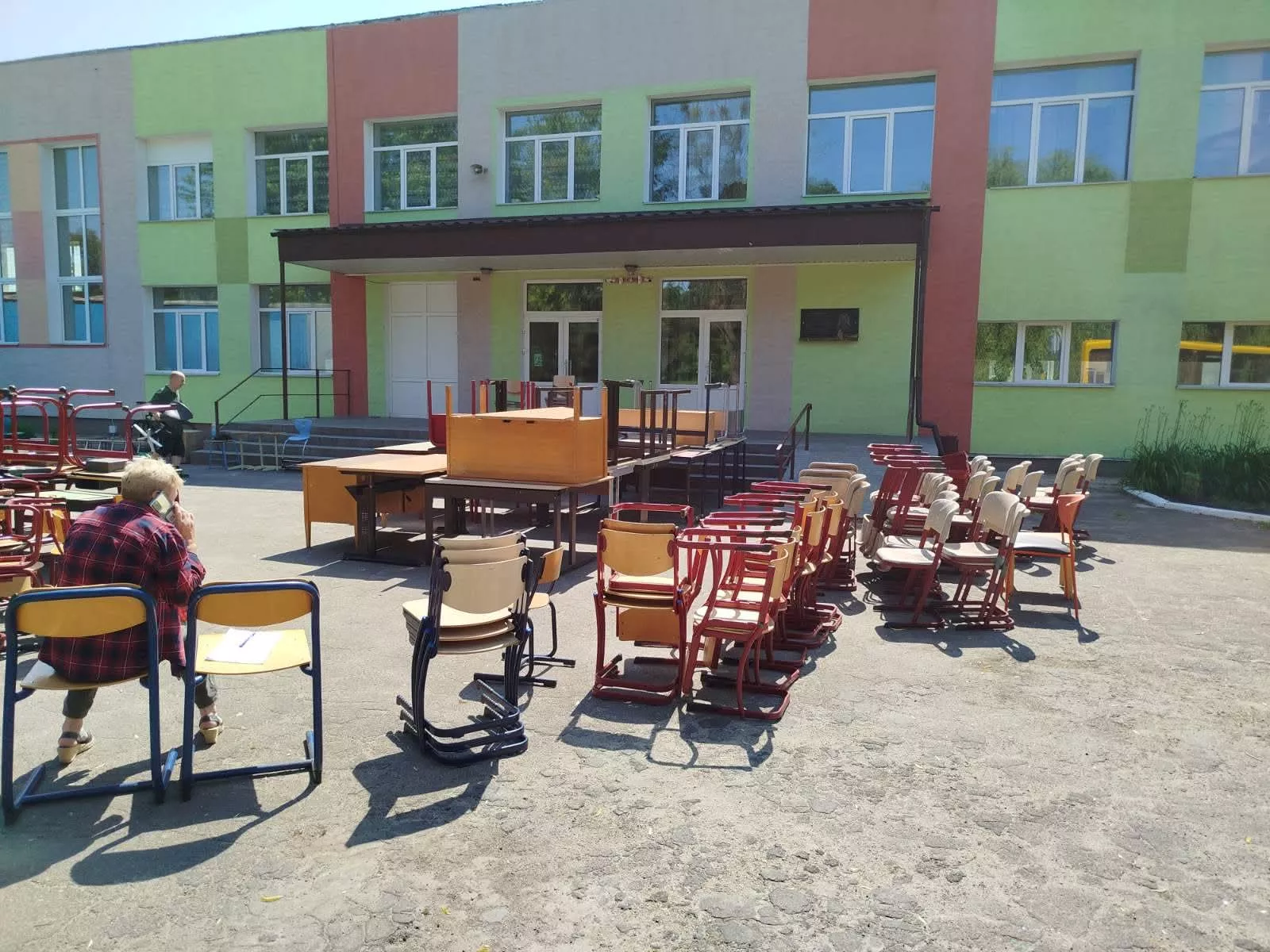 В Радомишль надійшла допомога з Ліндлара для освітян