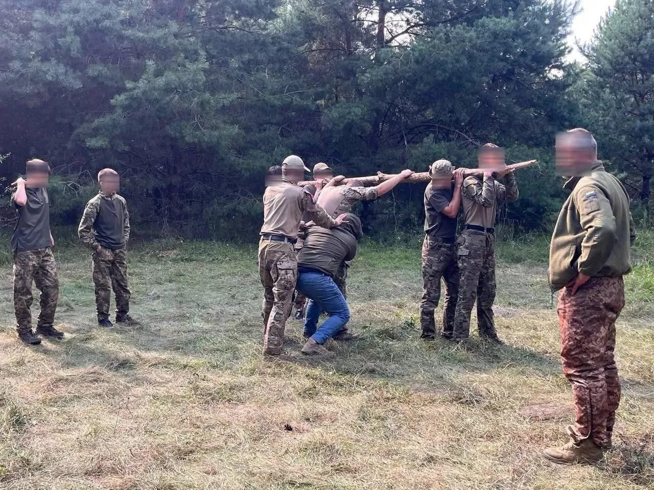 На Радомишльщині пройшов вишкільний табір для молоді з тактичної підготовки та домедичної допомоги