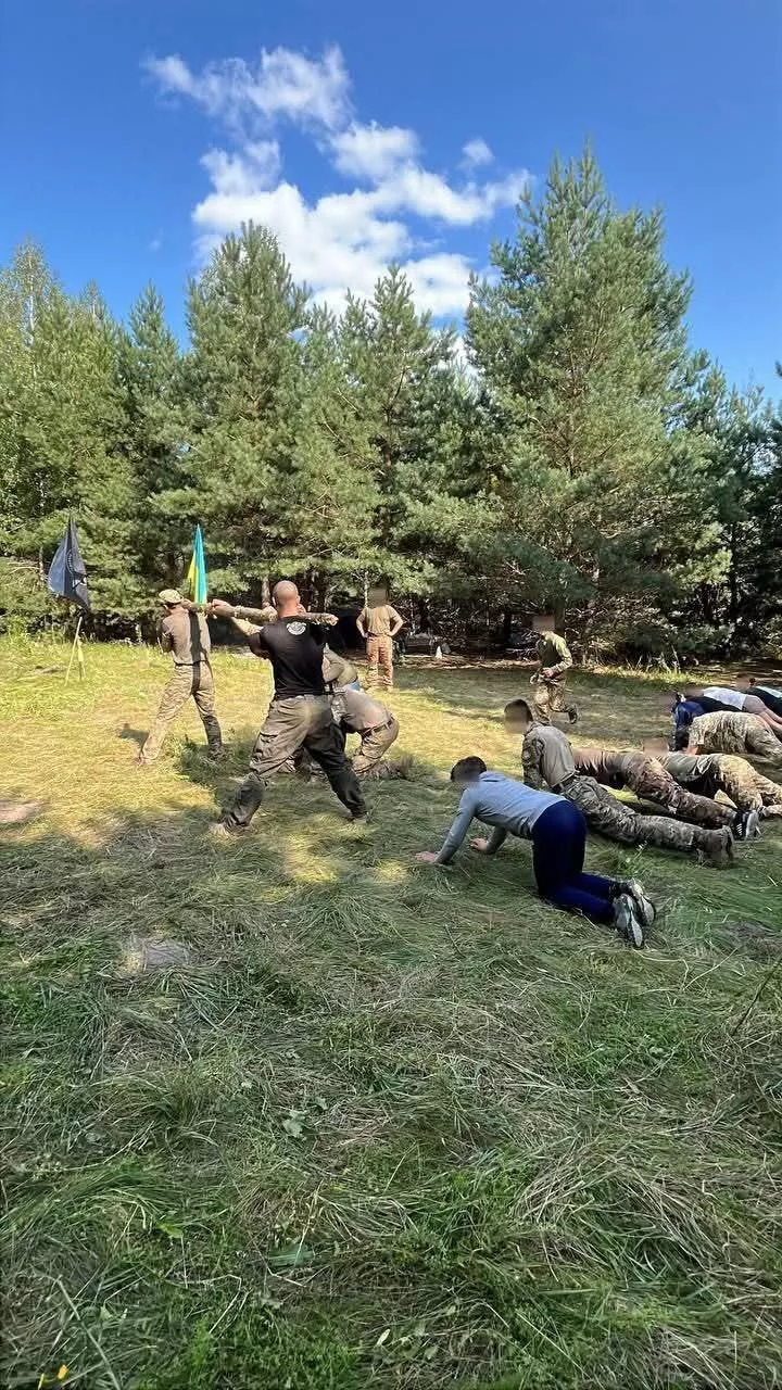 На Радомишльщині пройшов вишкільний табір для молоді з тактичної підготовки та домедичної допомоги