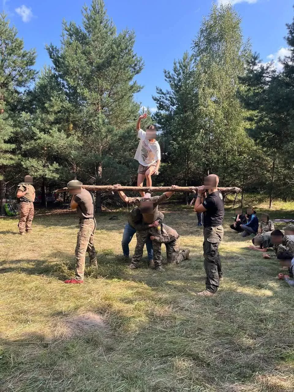 На Радомишльщині пройшов вишкільний табір для молоді з тактичної підготовки та домедичної допомоги