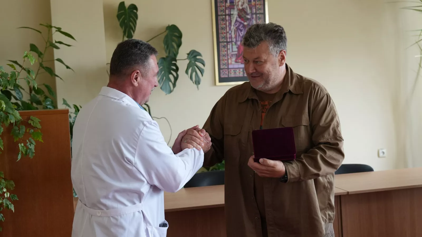 Вони рятують на фронті: герої-медики Житомирщини отримали високі нагороди