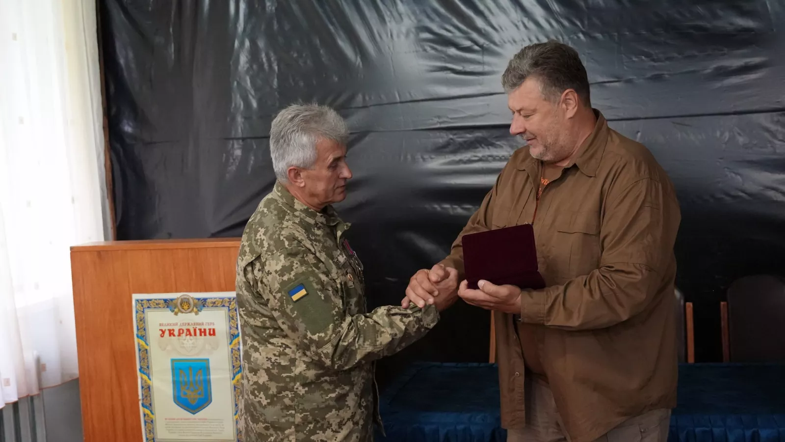 Вони рятують на фронті: герої-медики Житомирщини отримали високі нагороди