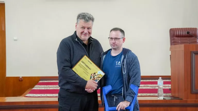 Віталій Бунечко вручив сертифікати на житло захисникам та їхнім родинам. ФОТО. ВІДЕО
