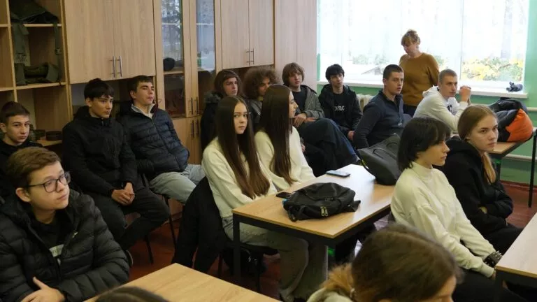 Голова Житомирської ОВА Бунечко провів перевірку реалізації освітніх проектів на Звягельщині