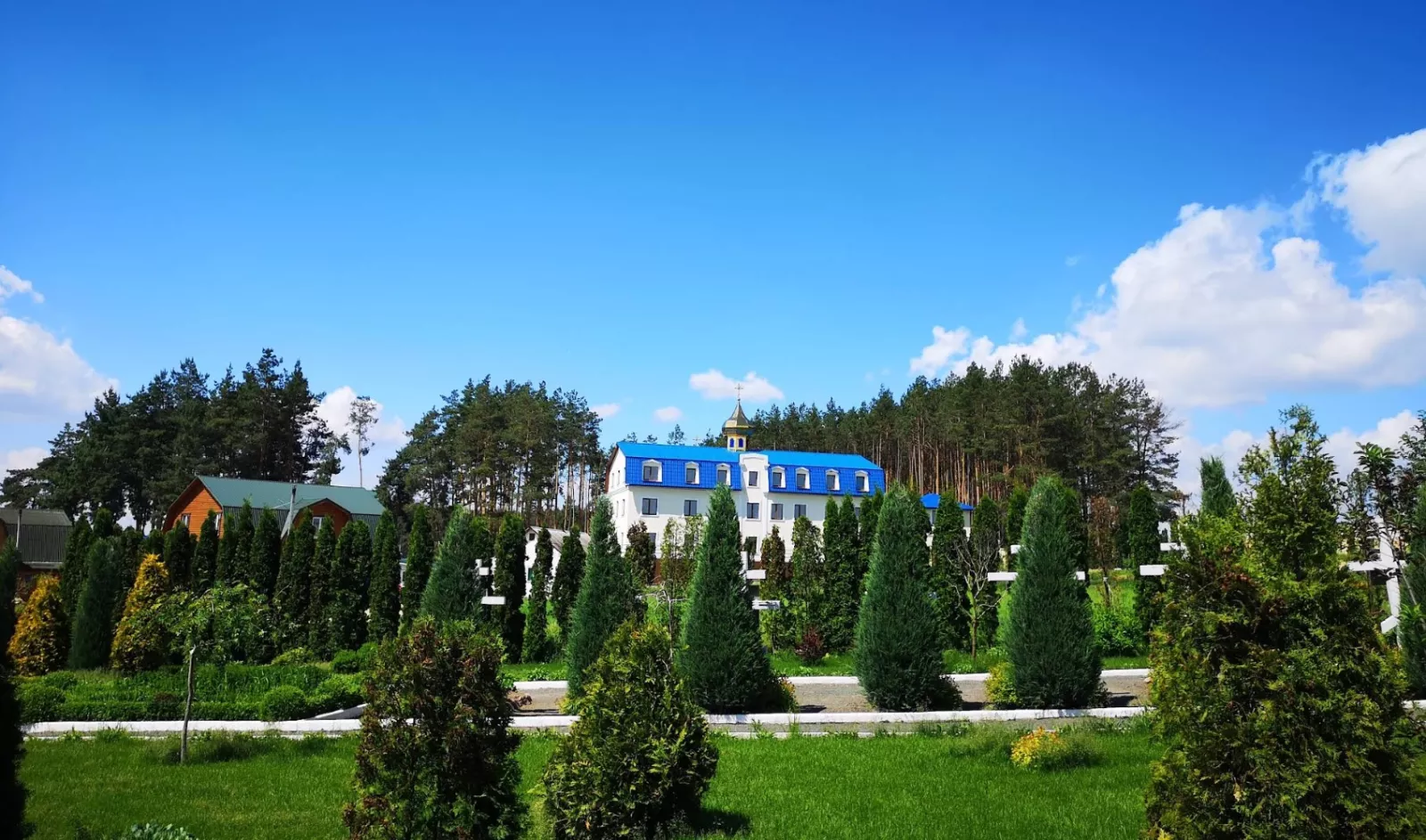 Жіночий монастир Афонської ікони Божої Матері в Кип’ячому: історія та святині