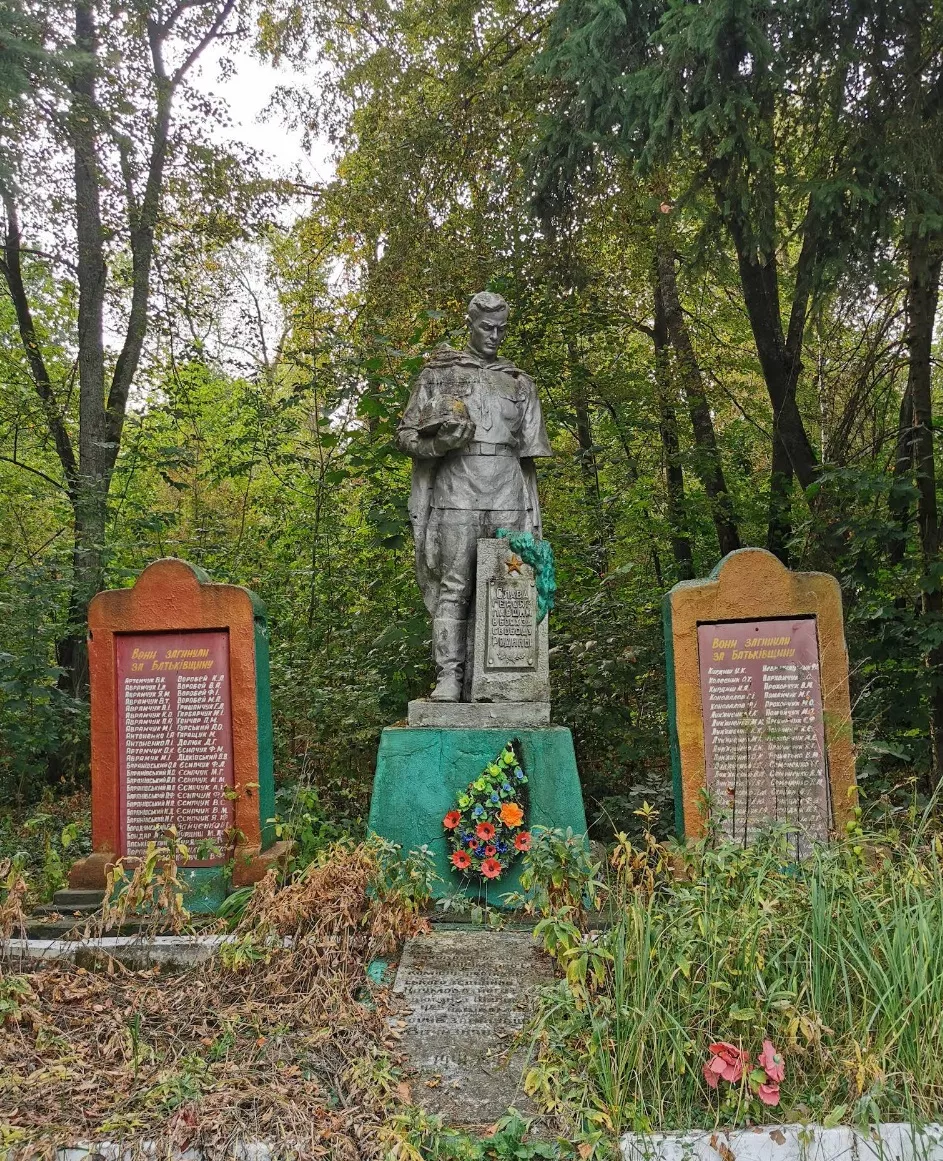 Великі Кліщі: історія відселеного села та дерев’яної церкви