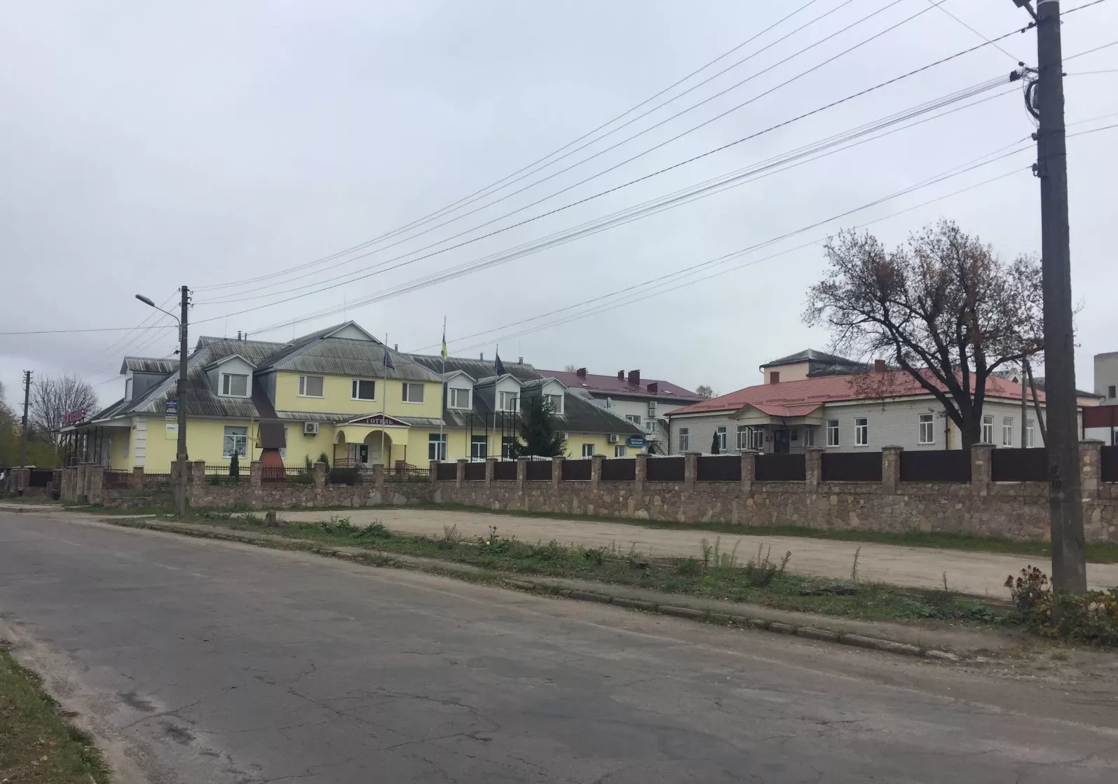 Торгівельно-готельний комплекс «12 місяців» в Олевську