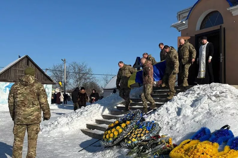У Малині попрощалися із захисником Олександром Михайленком