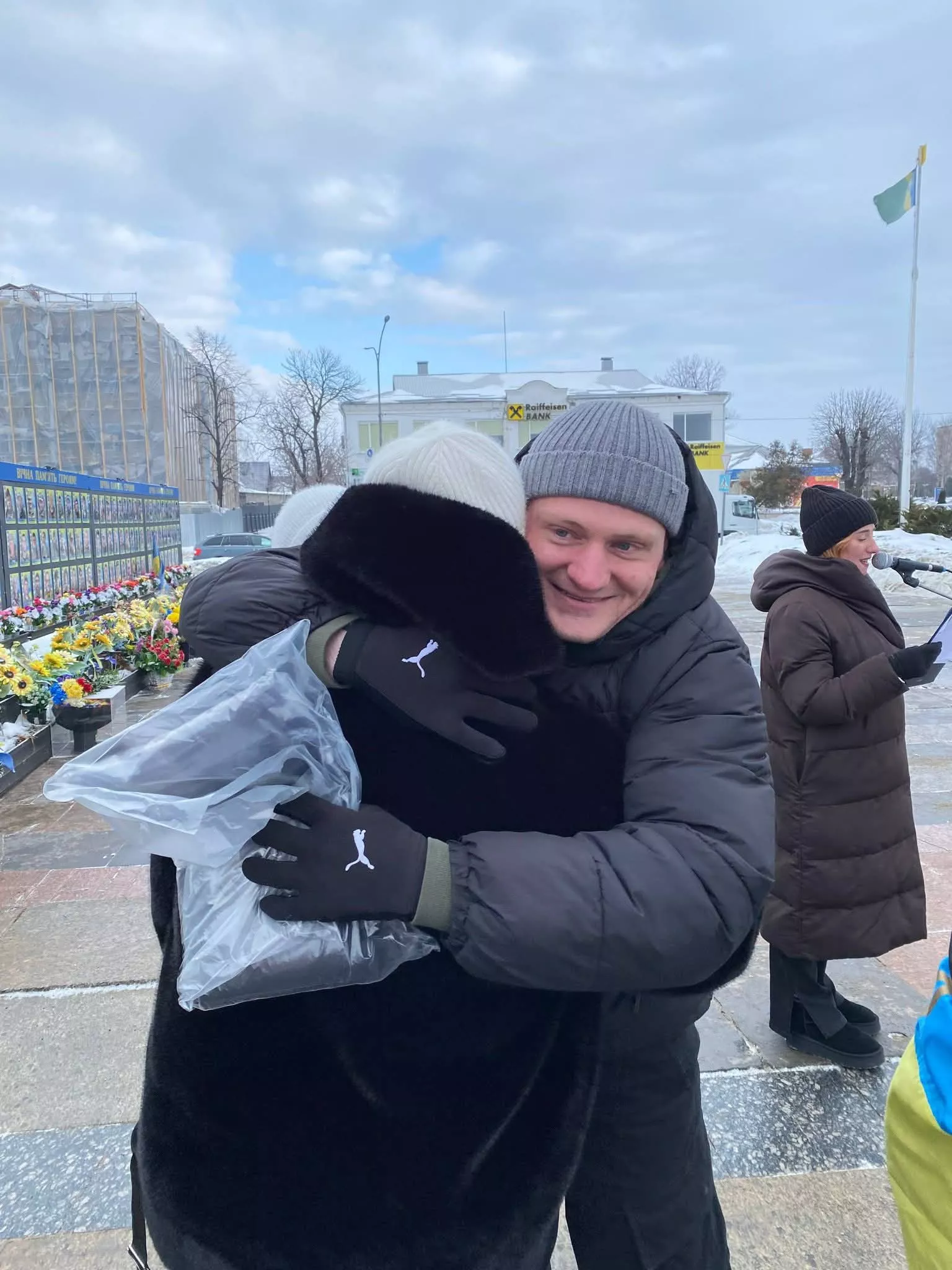 У Малині зустріли захисника, який повернувся з полону