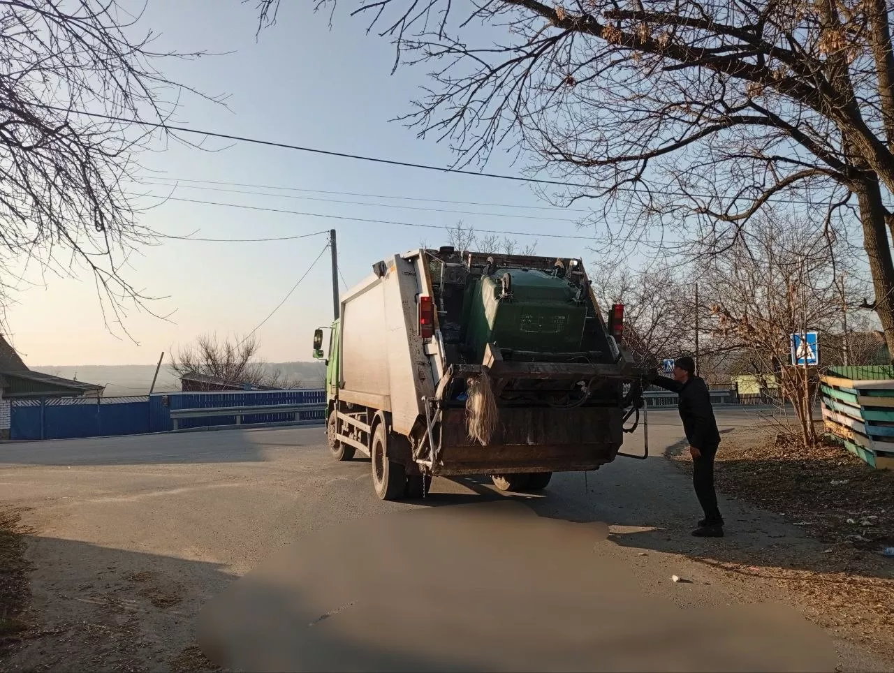 Тиждень роботи комунальників: Малин прибирають, ремонтують і озеленюють