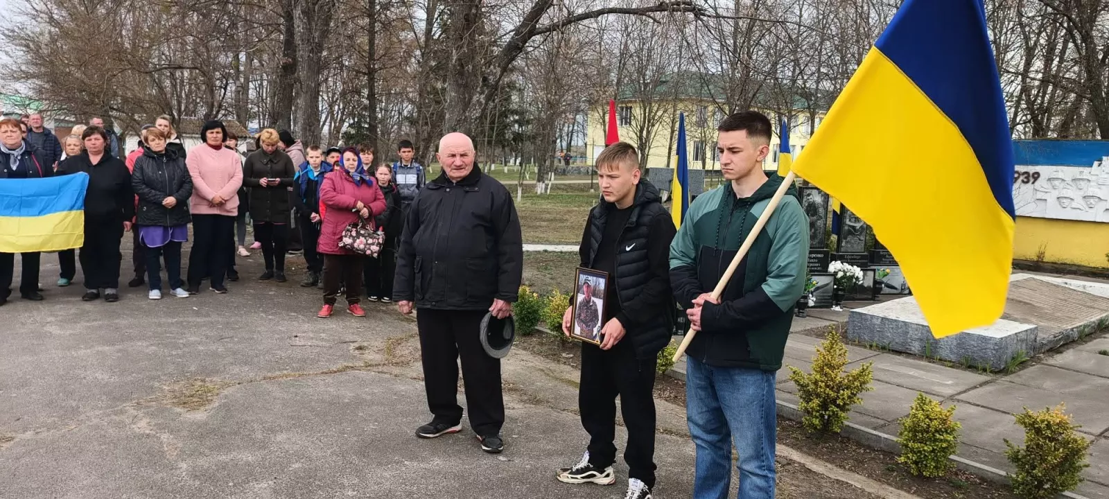 Вишевичі попрощалися зі полеглим Героєм — Олексієм Мариничем