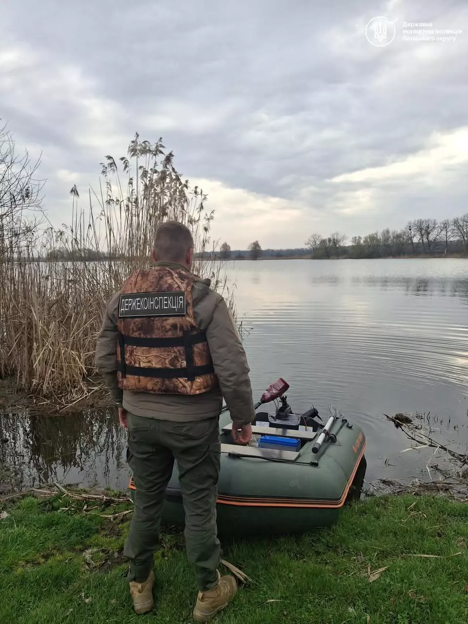 На Житомирщині під час нересту спіймали порушника з сіткою на річці Гнилоп’ять