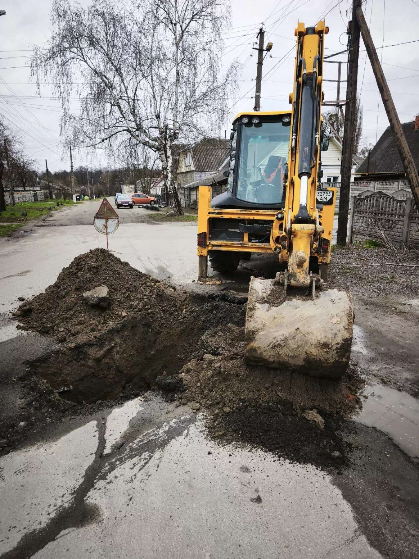 Перед Великоднем у Малині провели прибирання: як працюють КП «Екоресурс» та КП «Енергія»
