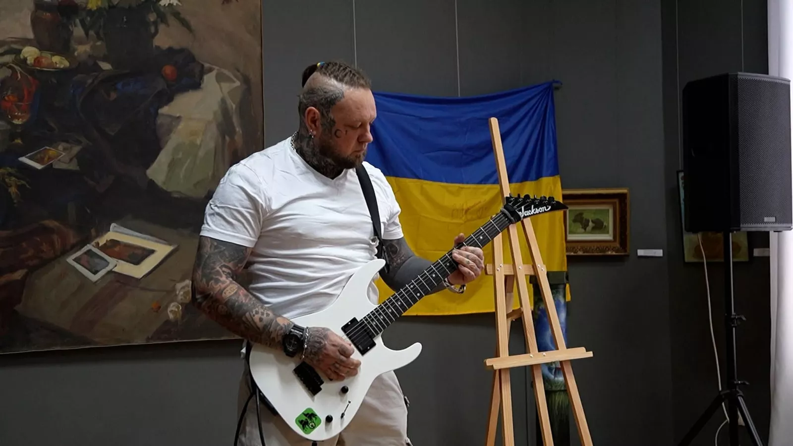 У Житомирі провели благодійний аукціон: понад 400 тисяч гривень зібрали для військових