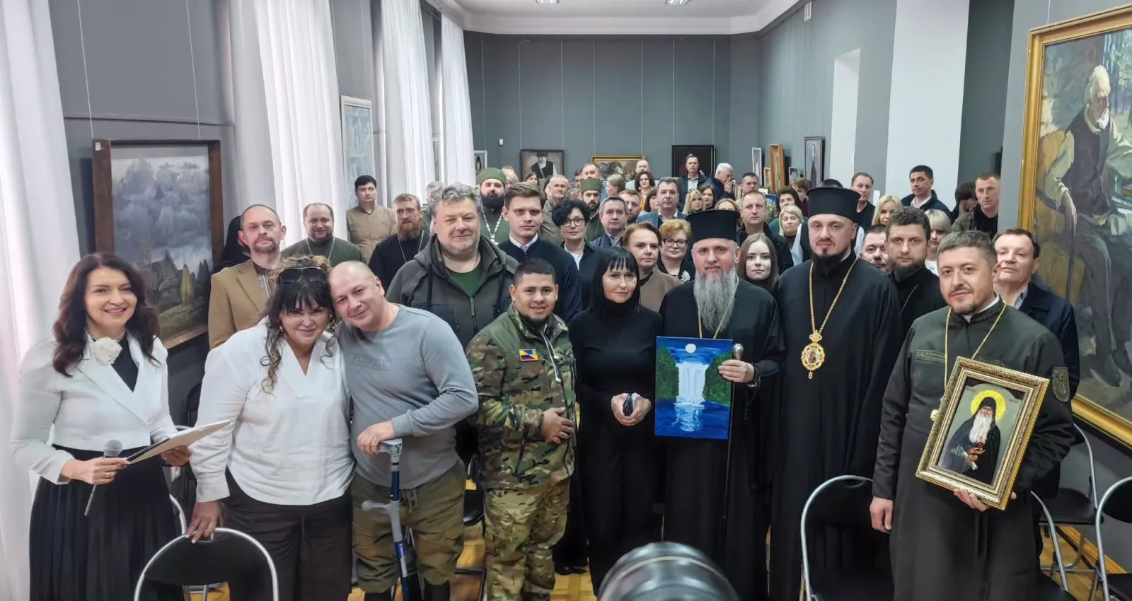 У Житомирі провели благодійний аукціон: понад 400 тисяч гривень зібрали для військових