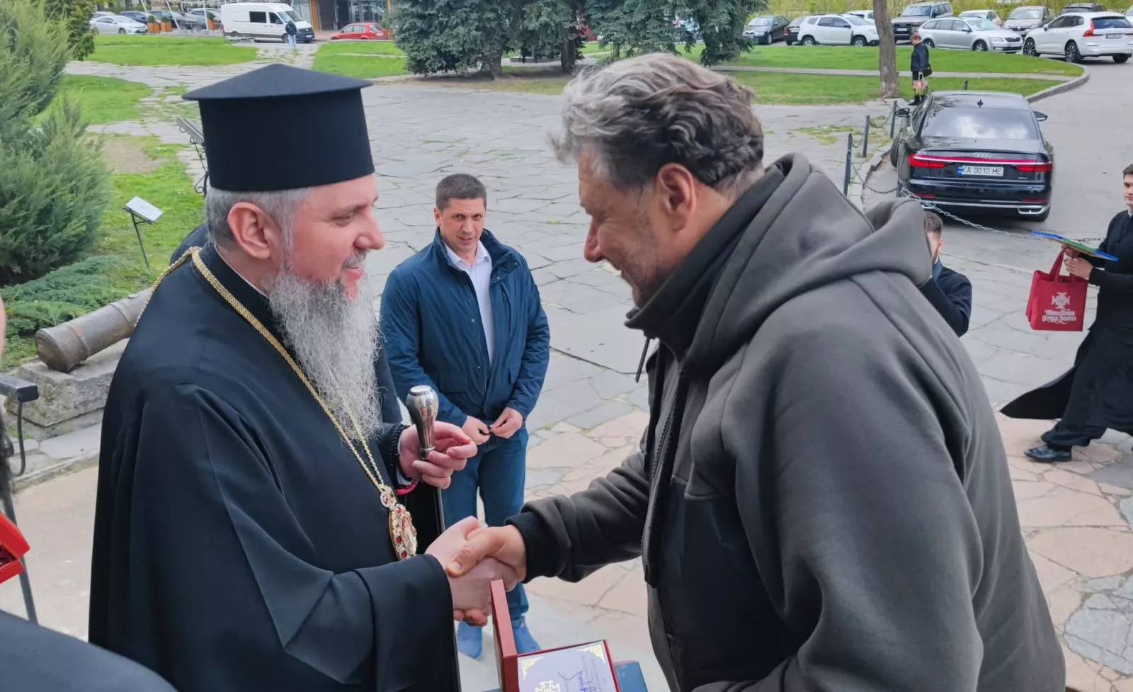 У Житомирі провели благодійний аукціон: понад 400 тисяч гривень зібрали для військових