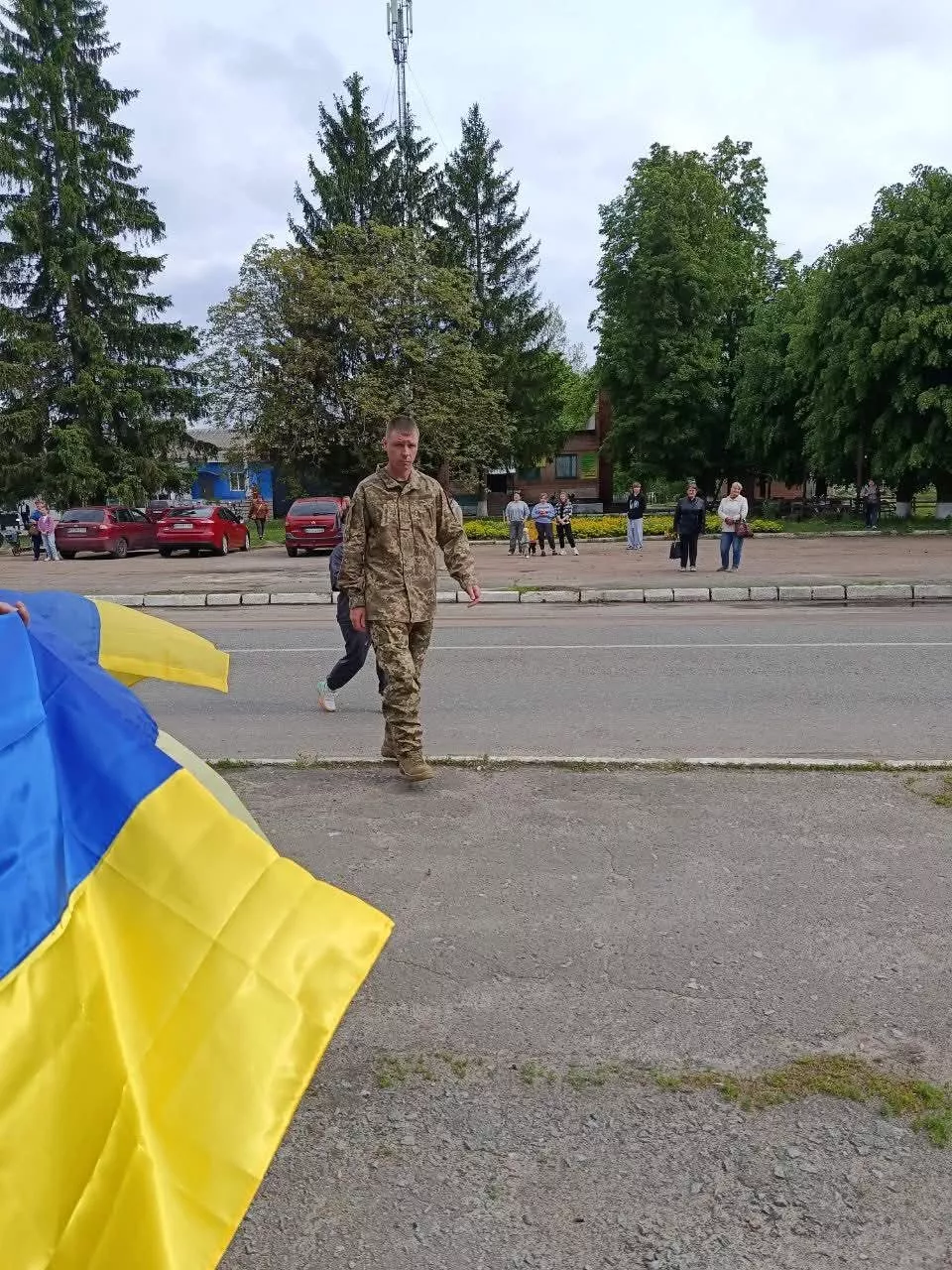 Потіївська громада зустріла Захисника, який повернувся з російського полону