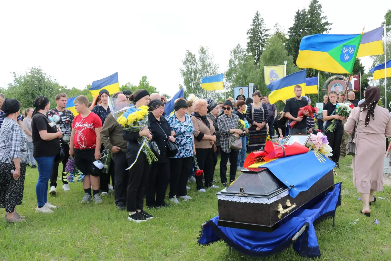  Радомишльщина провела в останню путь Захисника України Олексія Харитончука